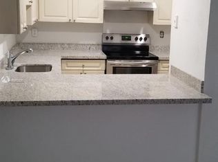 6950 Miami Gardens Dr APT 2-208, Hialeah, FL 33015