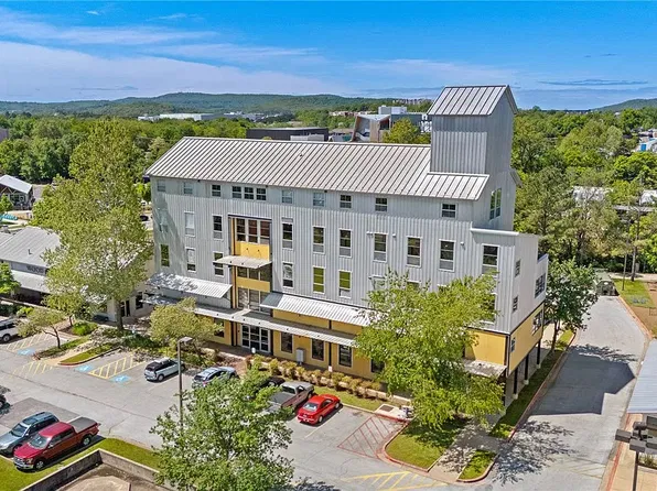 525 S School Ave, Fayetteville, AR