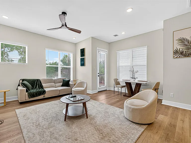3315 Daphne St — Photo 11