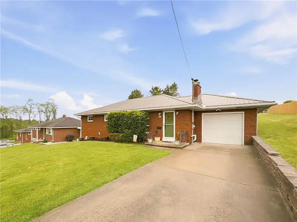 6 Valley Vue Dr, Uniontown, PA 15401