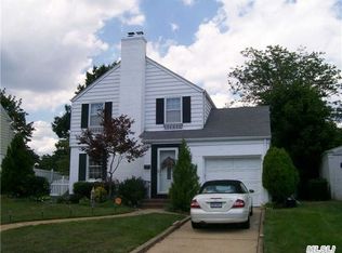 455 Devonshire Rd, Baldwin, NY 11510