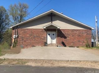 301 S Madison St, Clarkton, MO 63837