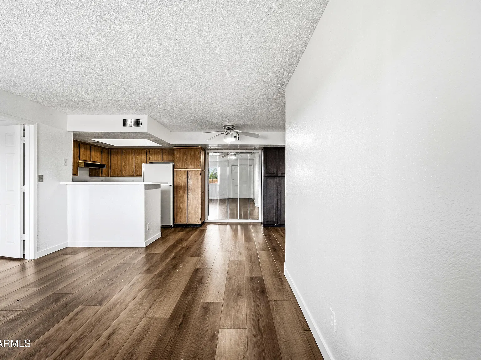 2 bed, 2.0 bath, 802 sqft, $995 — Photo 2