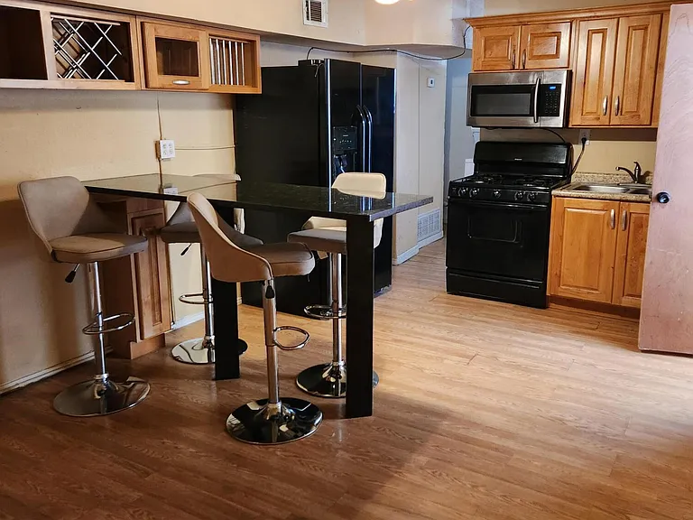 3031 Louisville Ave #B — Photo 5