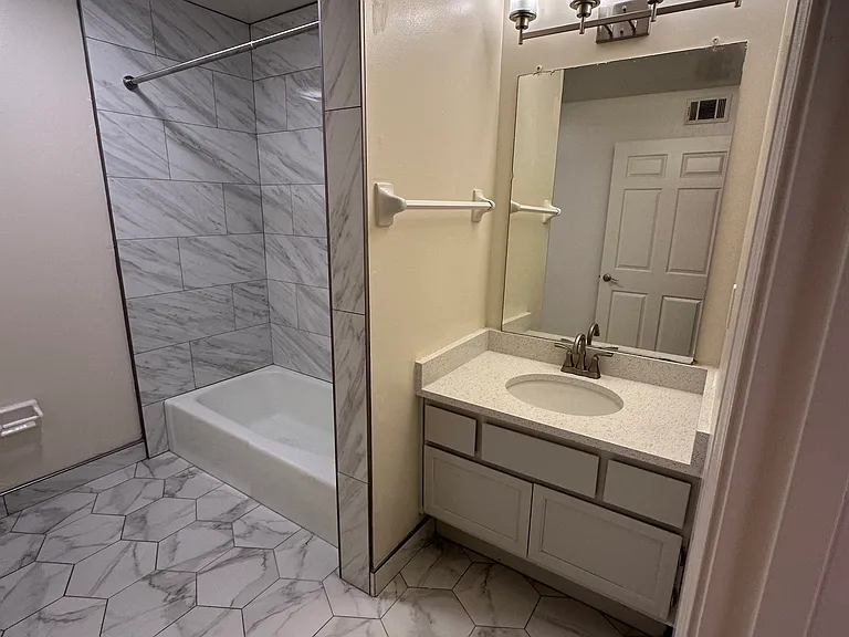 2118 Acklen Ave #64 — Photo 25