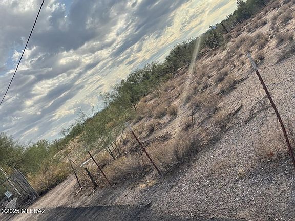 3rd image of 16035 W El Tiro Rd