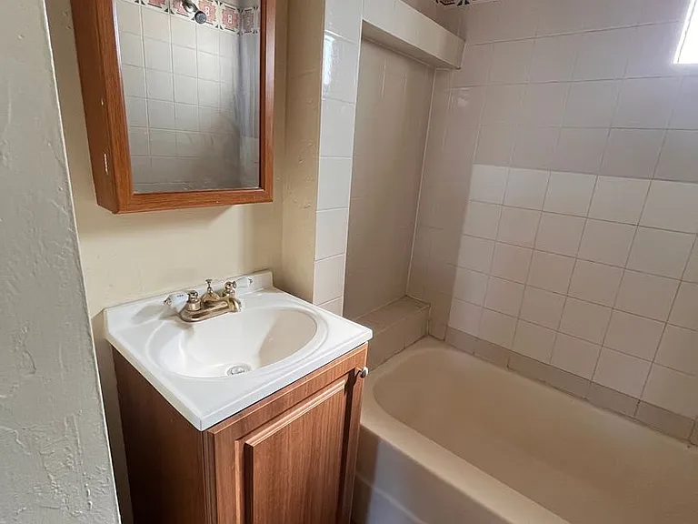 2301 N Northway Ave — Photo 16