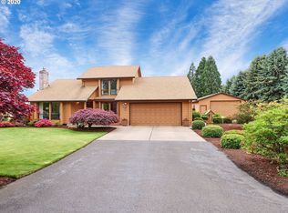 12870 Saunders Ln, Hubbard, OR 97032