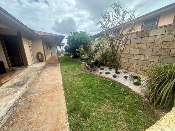 94-673 Kime St, Waipahu, HI 96797