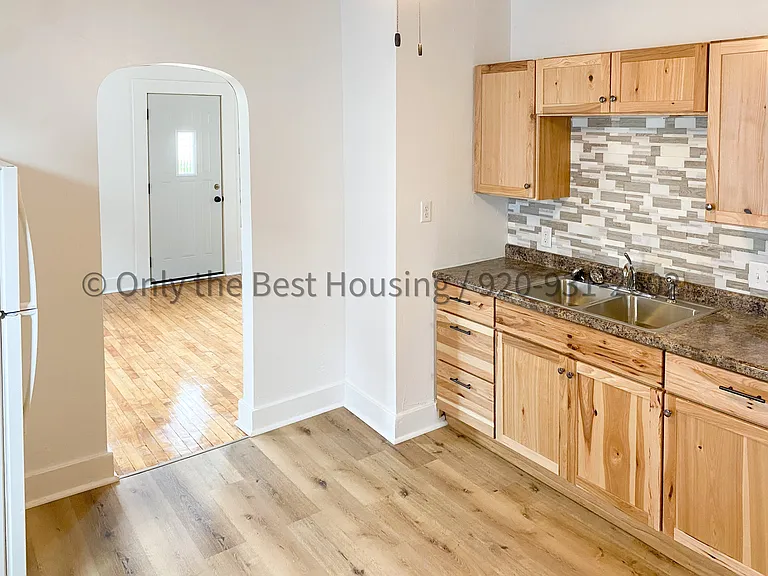 1307 W Bent Ave — Photo 2