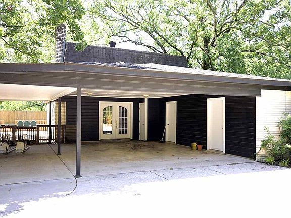 5th image of 2102 Midland Dr