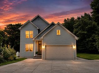 71 Bear Hole Rd, West Springfield, MA 01089