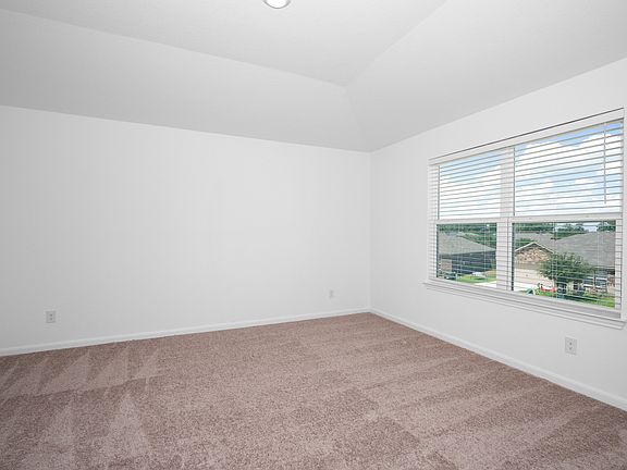 Master bedroom with all the space you need for rest and relaxation.