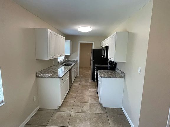 4th image of 5393 Lily St #1