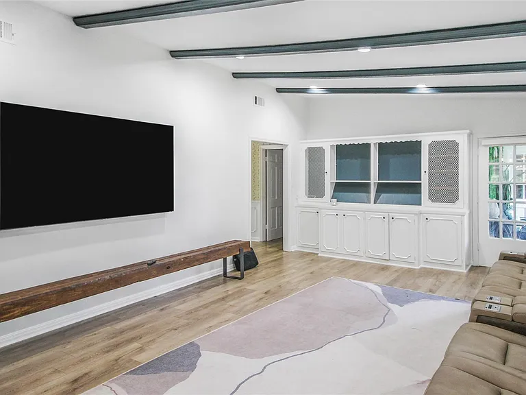 536 Oak Dr — Photo 8