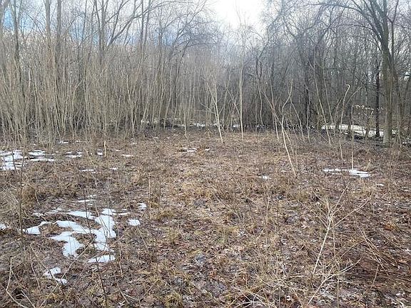 3rd image of 2963 Detroit Rd