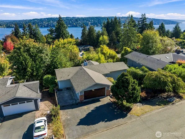 15862 36th Avenue NE, Seattle, WA 98155