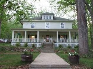 325 S Carr St, Galena, MO 65656