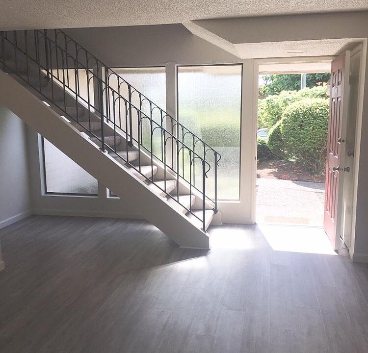 1st image of 14302 NE 7th Pl APT 1