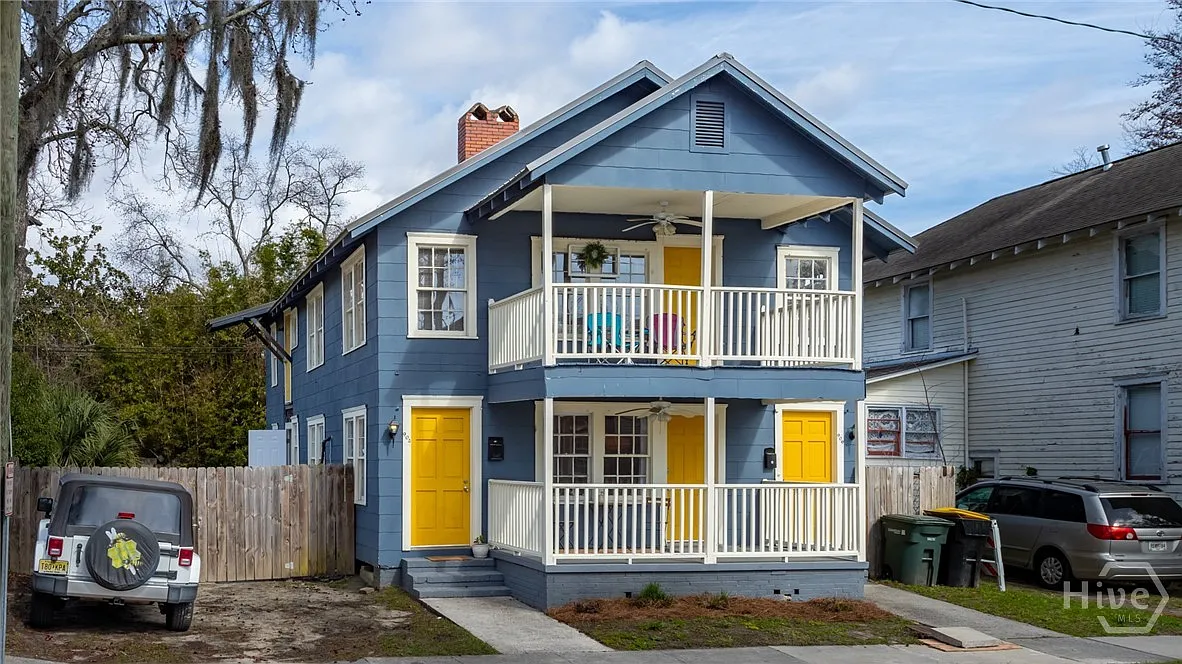 3 bed, 1.0 bath, 1200 sqft, $1,900 — Photo 2