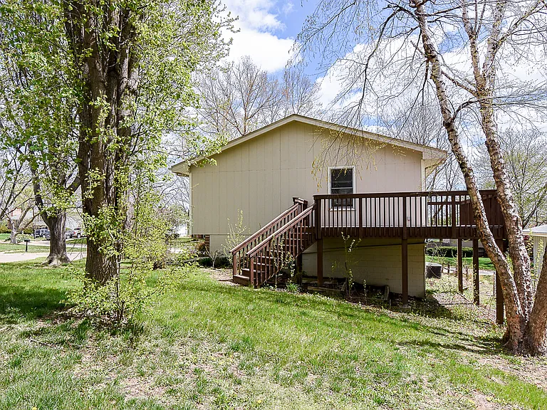 10205 T Cir — Photo 24