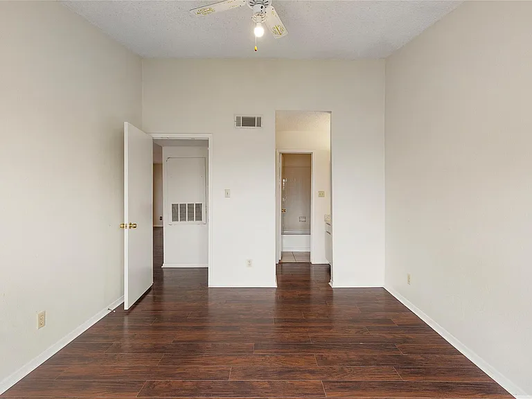2121 Hepburn St #912 — Photo 10