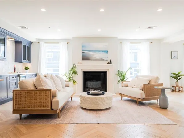 10 Brown & Howard Wharf Unit 101, Newport, RI 02840