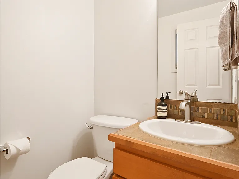 8509 Midvale Ave N #C — Photo 26
