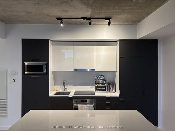 5th image of 170 Bayview Ave #Townhouse 103