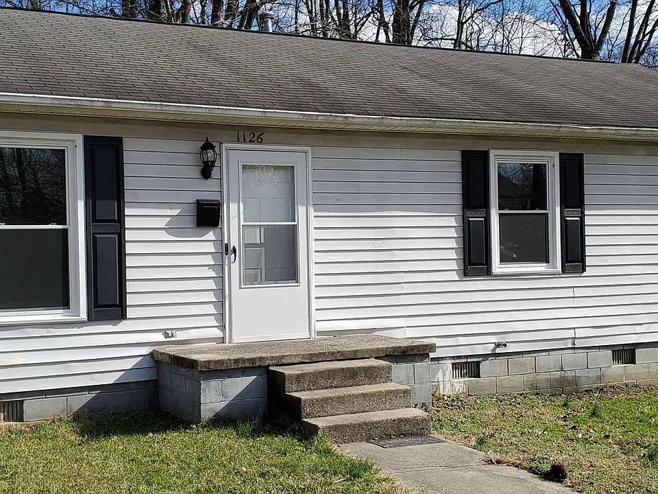 1126 Easton Rd