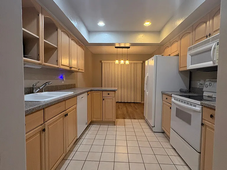 2904 Quail Holw — Photo 11