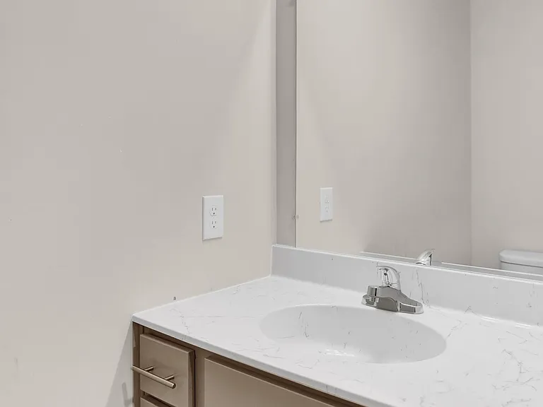 62 Helene Ct — Photo 13