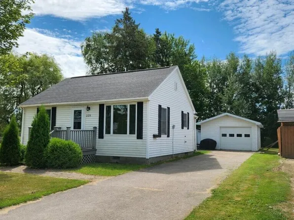 225 W 10th Ave, Sault Sainte Marie, MI 49783