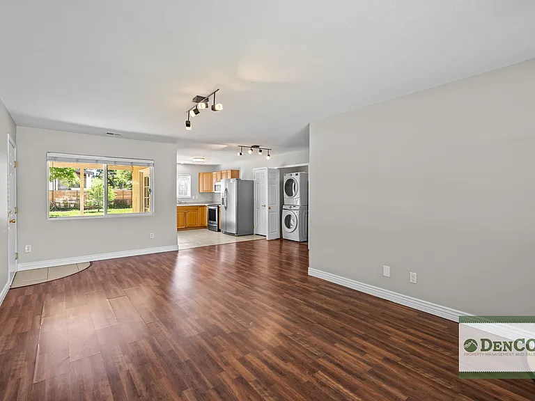 2906 S Cherry Way — Photo 3