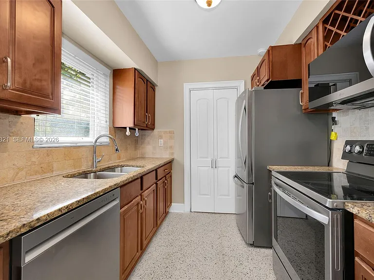 8141 SW 62nd Ct — Photo 16