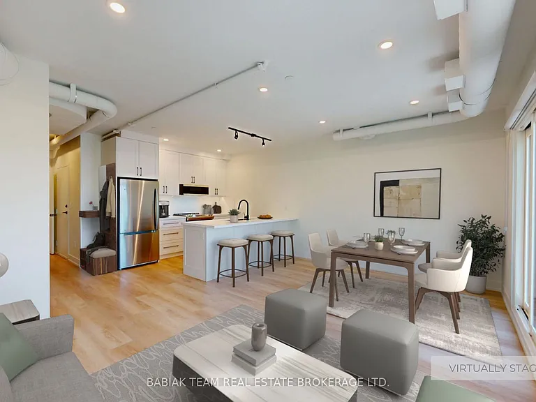 656 Annette St #302 — Photo 1