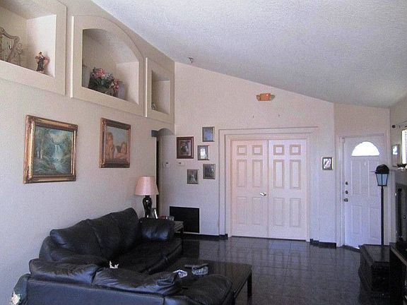 4th image of 2513 Asbury Ct