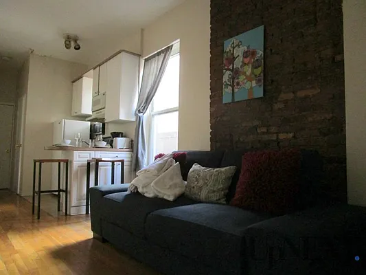 Rented by UpNext Real Estate | media 26