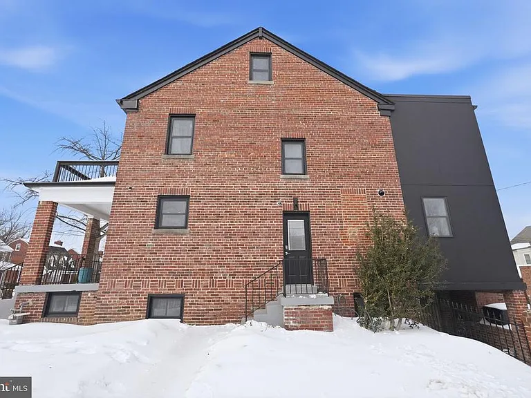 1301 Somerset Pl NW — Photo 23