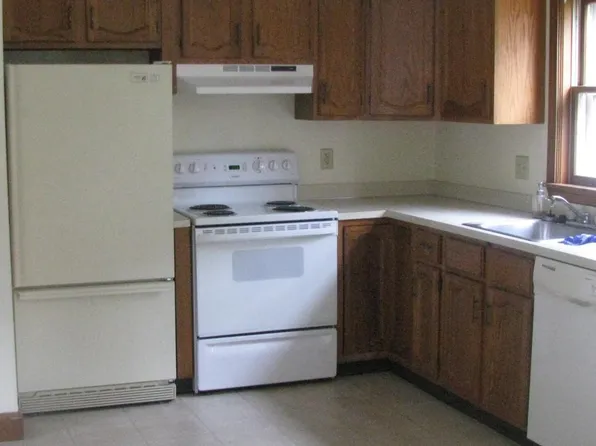 5 Seneca Ave, Sanford, ME 04073