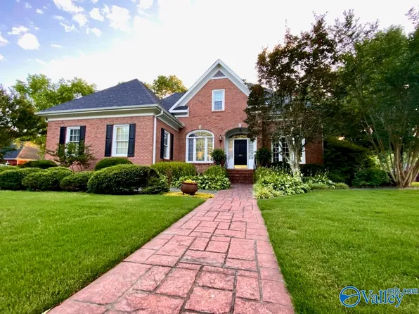 1001 Huntington Cir NW, Arab, AL 35016