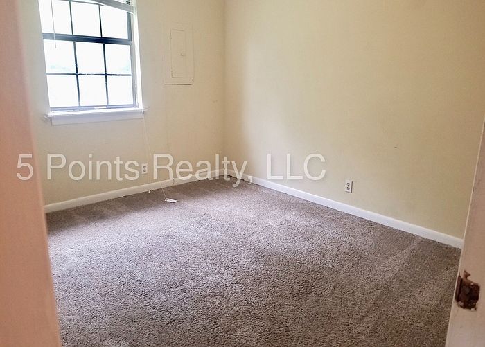 2nd image of 4646 Forest Ridge Dr