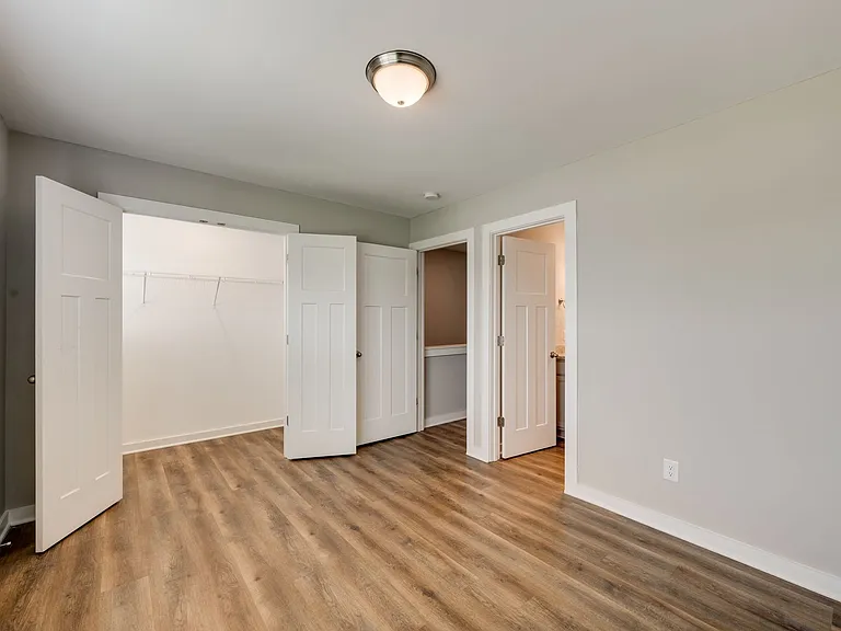 203 E Forge Ct — Photo 18