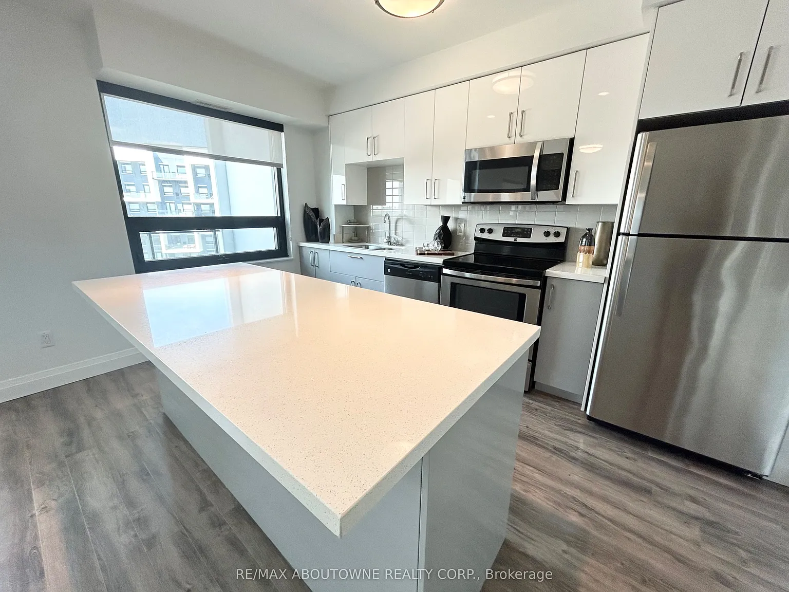 2 bed, $2,495 — Photo 4