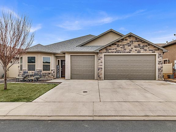 4th image of 2489 Zenith Ln
