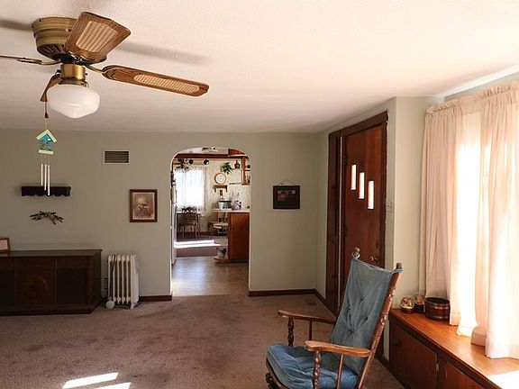 2nd image of 512 E Green St