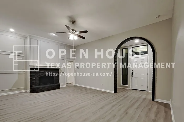 1052 Fairview Dr — Photo 5