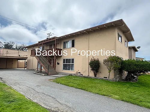 922 Lupin Dr Photo 1