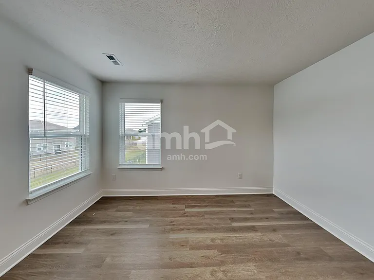 318 Hill St — Photo 19