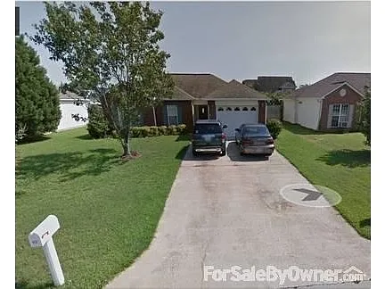 413 Dorothy Ct photo 1